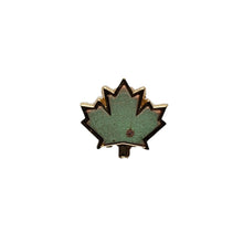 Load image into Gallery viewer, Copper pin (Small leaf) | Épinglette en cuivre (Petite feuille)