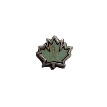 Load image into Gallery viewer, Copper pin (Small leaf) | Épinglette en cuivre (Petite feuille)