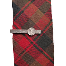 Charger l'image dans la galerie, Pince à cravate (Étain. Emblème du Parlement) | Tie clip (Pewter. Parliamentary emblem)
