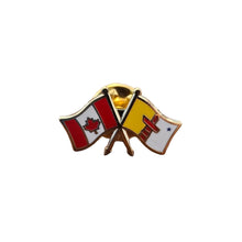 Load image into Gallery viewer, Pin (Crossed flags. Modern) | Épinglette (Drapeaux croisés. Moderne)

