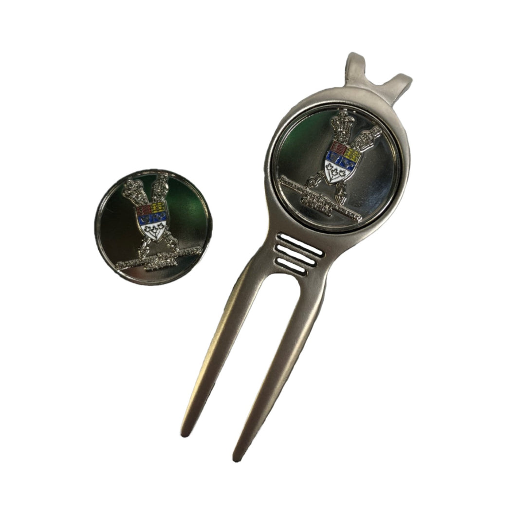 Golf markers (2) & divot tool | Marqueurs (2) et réparateur de surface pour le golf
