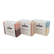 Load image into Gallery viewer, Hand-made soap | Savon fabriqué à la main
