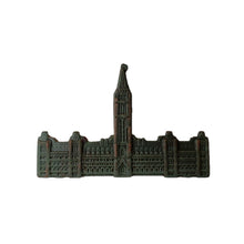 Load image into Gallery viewer, Copper pin (Centre Block) | Épinglette en cuivre (Édifice du Centre)
