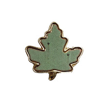 Load image into Gallery viewer, Copper brooch (Maple leaf) | Broche en cuivre (Feuille d&#39;érable)
