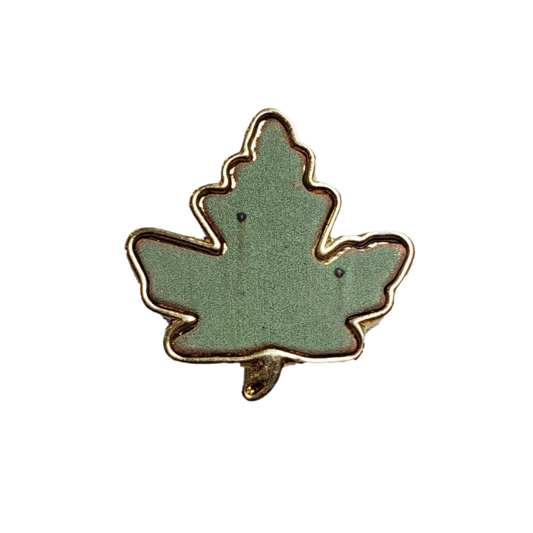 Copper brooch (Maple leaf) | Broche en cuivre (Feuille d'érable)