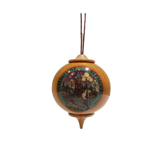 Load image into Gallery viewer, Wood ornament | Décoration en bois

