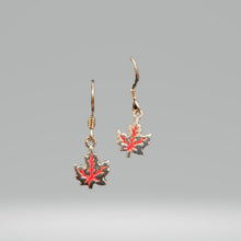 Load image into Gallery viewer, Earrings (Maple leaves) L | Boucles d&#39;oreilles (Feuilles d&#39;érable) L
