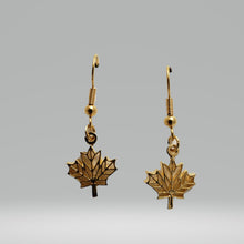 Load image into Gallery viewer, Earrings (Maple leaves) L | Boucles d&#39;oreilles (Feuilles d&#39;érable) L

