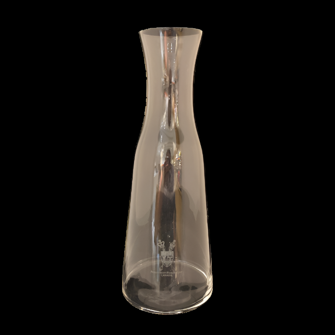 Glass carafe | Carafe en verre