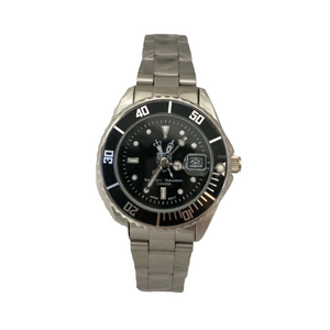 Stainless steel watch | Montre en acier inoxydable